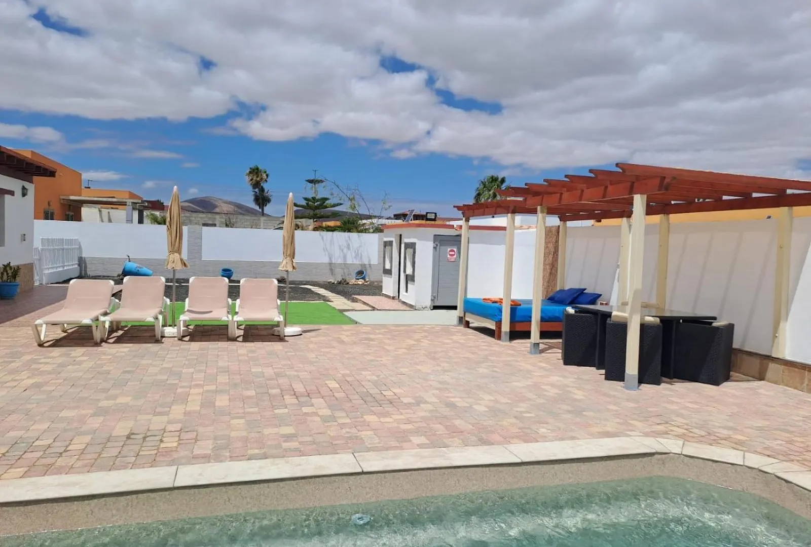 Villa Experience Heated Salty Water Pool Caleta De Fuste Spain